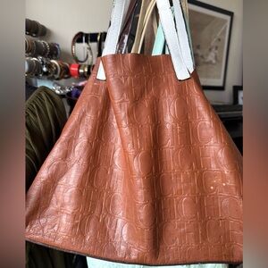 GUC Carolina Herrera Brown Leather Hobo (See handles) comes with matching pouch